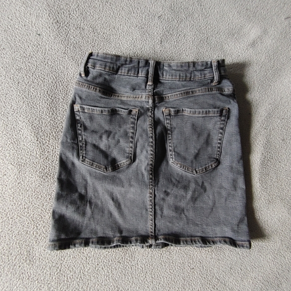 Zara mini denim skirt - Picture 2 of 2